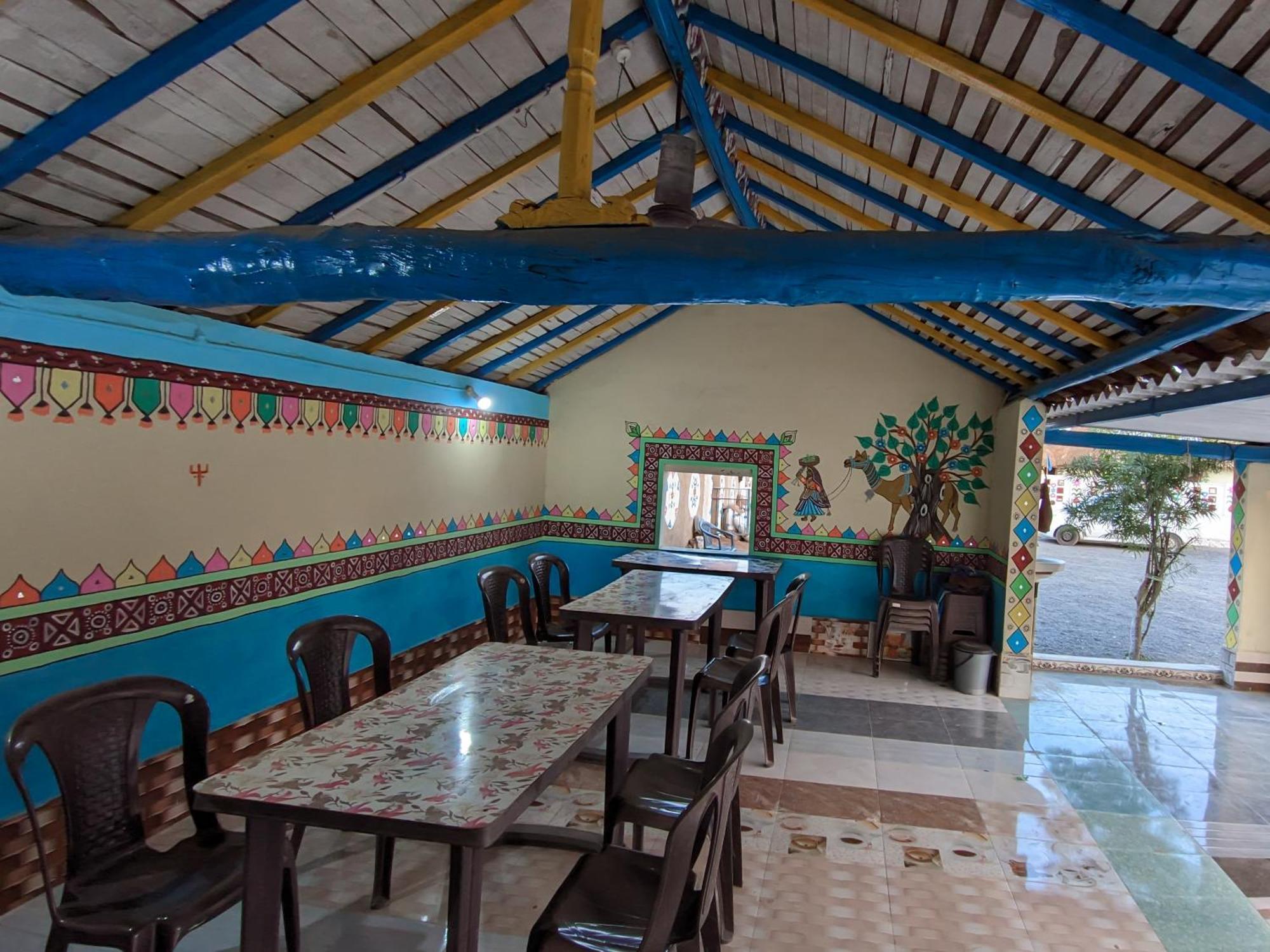 White Land Villagestay Dhordo Exterior photo