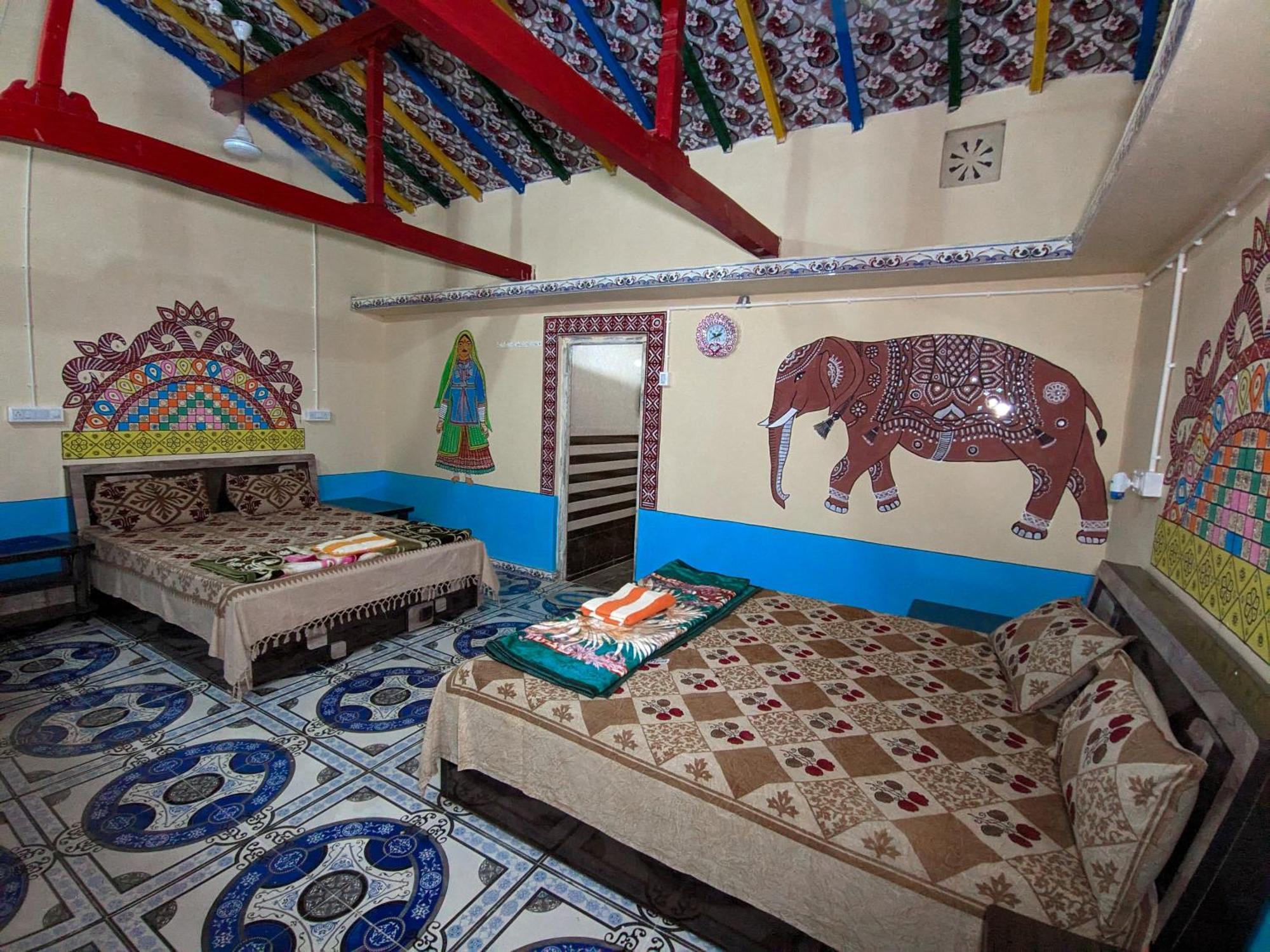 White Land Villagestay Dhordo Exterior photo